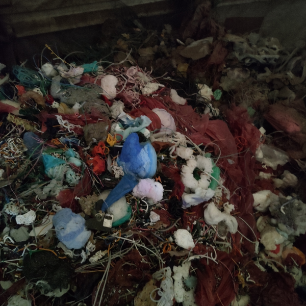 Mão de obra - moagem - plástico - São Paulo, SP - B2Blue - Compra e Venda de Resíduos