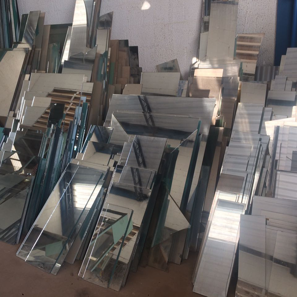 Resíduo: Retalho de espelho guardian e cebrace - B2Blue  - Compra e Venda de Resíduos