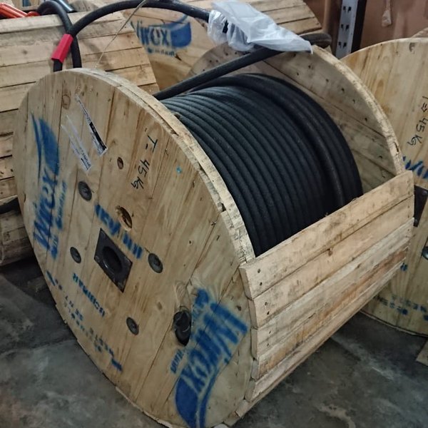 Resíduo: Carreteis de madeira - B2Blue  - Compra e Venda de Resíduos