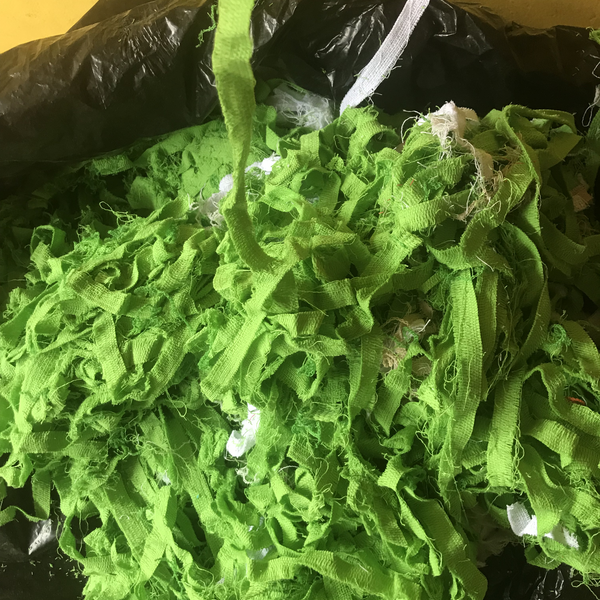 Resíduo: Tiras de tecido misto algodão e poliester - B2Blue  - Compra e Venda de Resíduos