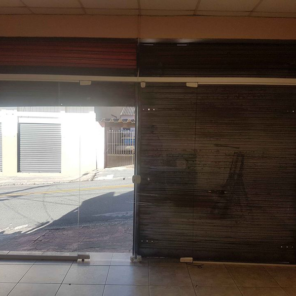 Resíduo: Vitrine de vidro - B2Blue  - Compra e Venda de Resíduos
