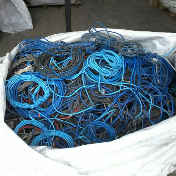 Cabos de rede - eletroeletrônicos - BA, BA - B2Blue - Compra e Venda de Resíduos