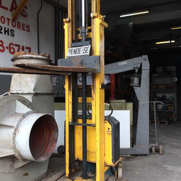 Empilhadeira à bateria 1 ton. - eletroeletrônicos - São Paulo, SP - B2Blue - Compra e Venda de Resíduos