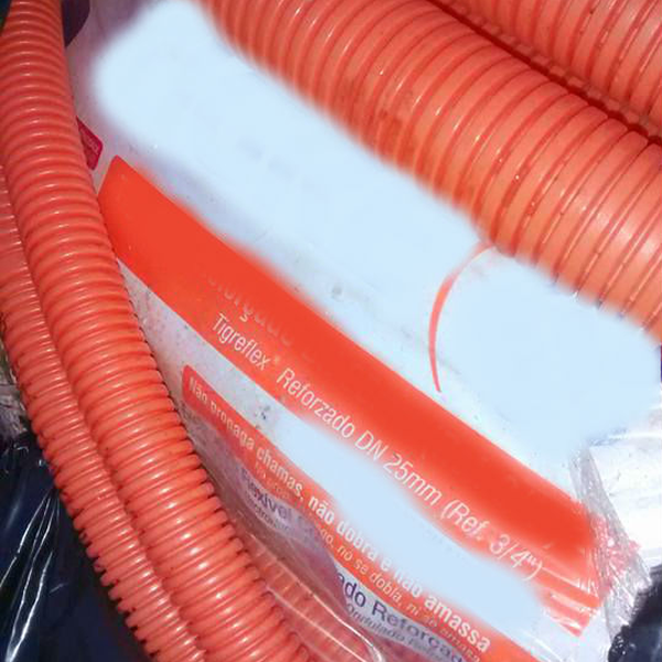 Cano conrugado de pvc laranjado e amarelo. - plástico - Ribeirão Preto, SP - B2Blue - Compra e Venda de Resíduos