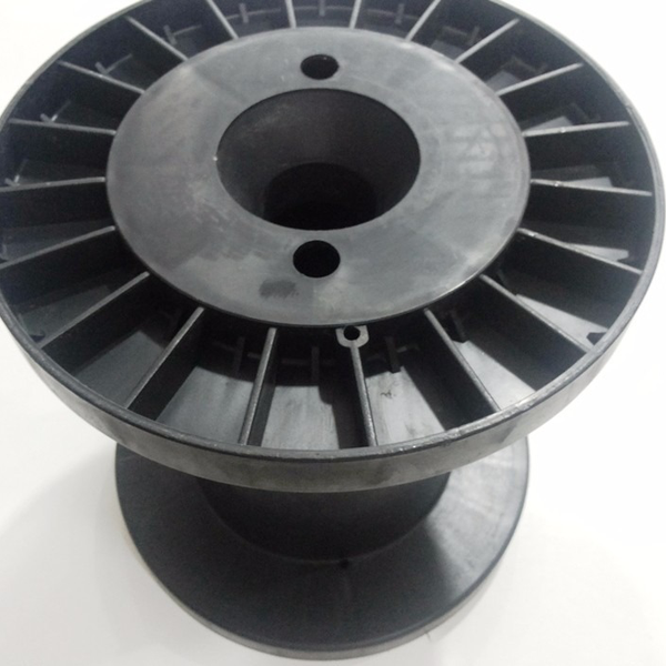 Carreteis de plástico - plástico - São Paulo, SP - B2Blue - Compra e Venda de Resíduos