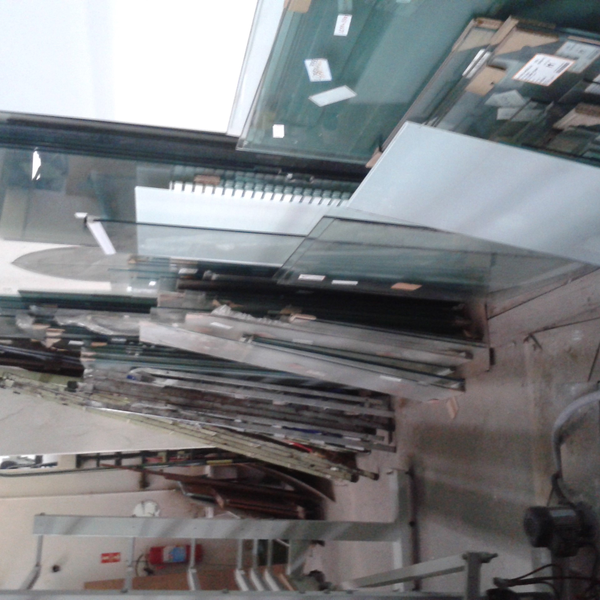 Vidros temperados - vidro - Jundiaí, SP - B2Blue - Compra e Venda de Resíduos