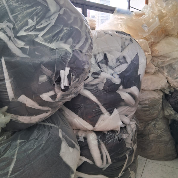 Plumante 100% poliester com tecido 100% poliester - outros - São Paulo, SP - B2Blue - Compra e Venda de Resíduos