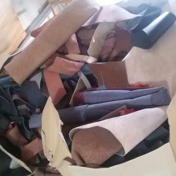 Retalhos de couro - tecido - São José Dos Campos, SP - B2Blue - Compra e Venda de Resíduos