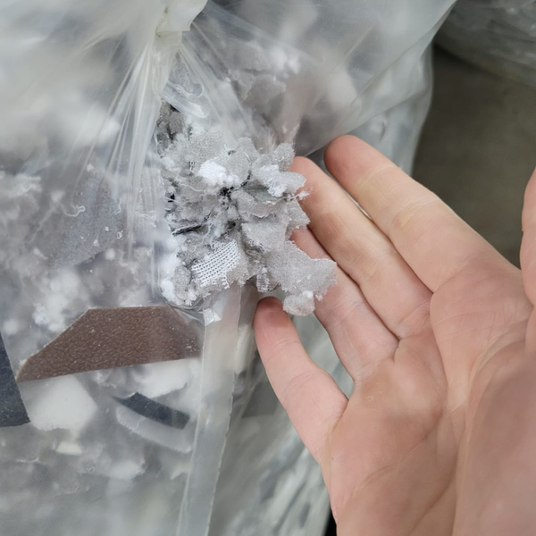 Resíduo: Retalhos de corino, tecido e espuma - B2Blue  - Compra e Venda de Resíduos