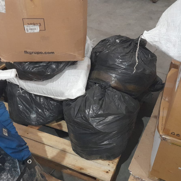 Resíduo: Uniformes com logotipo das empresas - B2Blue  - Compra e Venda de Resíduos