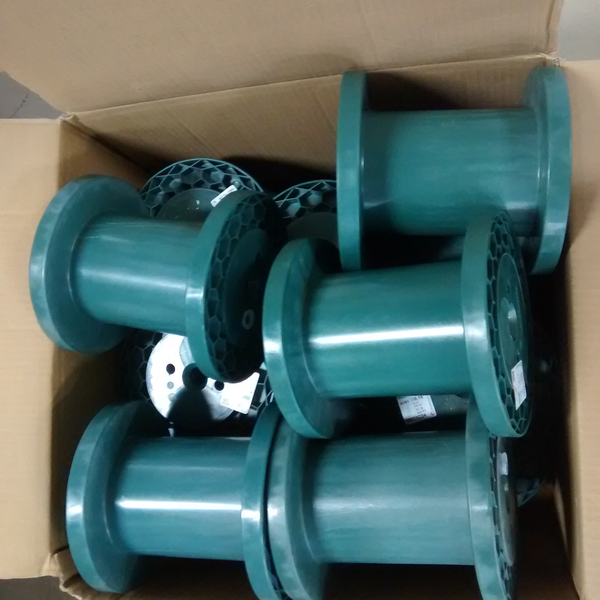 Resíduo: Cones de linhas e fios de tecido - B2Blue  - Compra e Venda de Resíduos