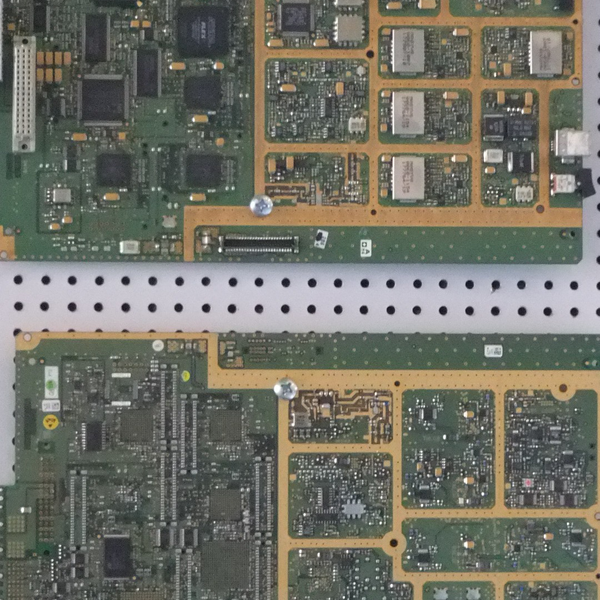 Placa dourada (b) - eletroeletrônicos - São Paulo, SP - B2Blue - Compra e Venda de Resíduos