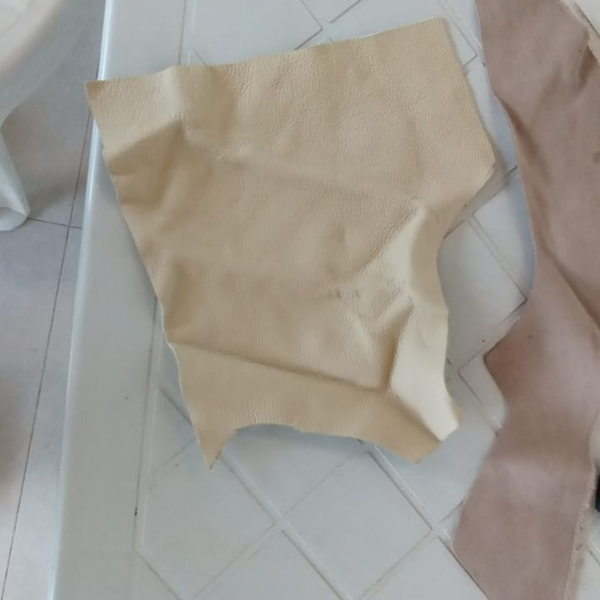 Resíduo: Couro de diversas cores - B2Blue  - Compra e Venda de Resíduos