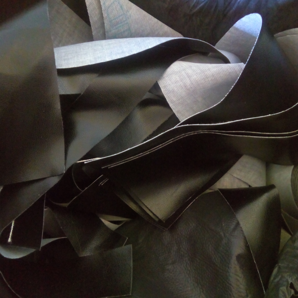 Retalhos de tecido de tapeçaria - tecido - Sao Paulo, SP - B2Blue - Compra e Venda de Resíduos