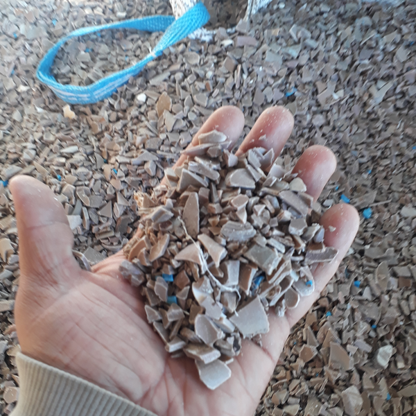 Vendo pvc rígido moido é lavado - Plástico