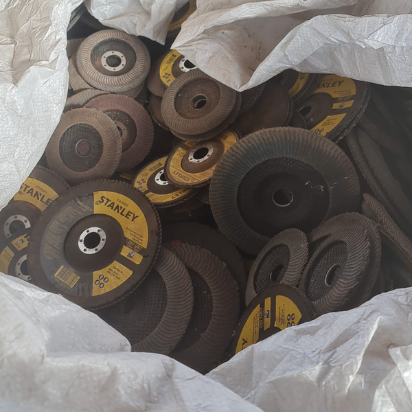 Resíduo: Used abrasive disc - B2Blue  - Compra e Venda de Resíduos
