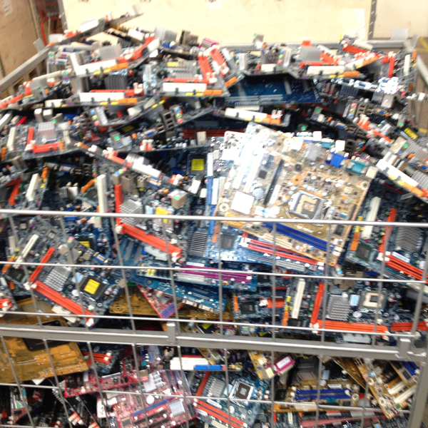 Placas eletrônicas mãe - eletroeletrônicos - São Paulo, SP - B2Blue - Compra e Venda de Resíduos