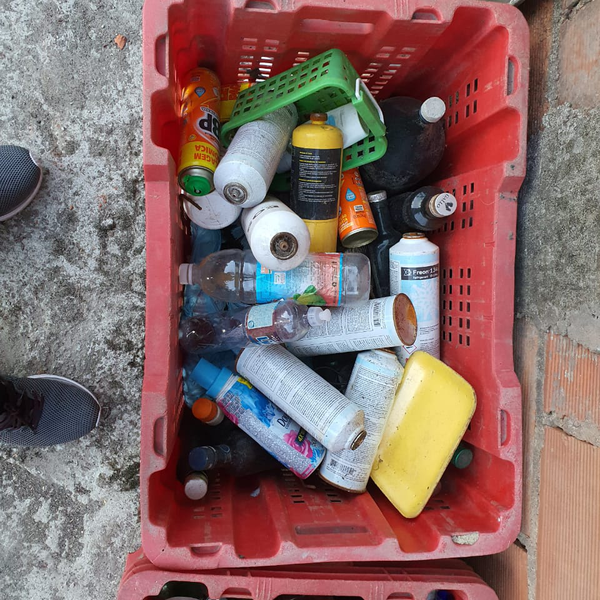 Botijão de gás refrigerante - sucata geral - Duque de Caxias, RJ - B2Blue - Compra e Venda de Resíduos