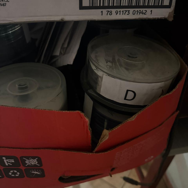 Cds e dvs e capas de cds  - outros - Caieiras, SP - B2Blue - Compra e Venda de Resíduos