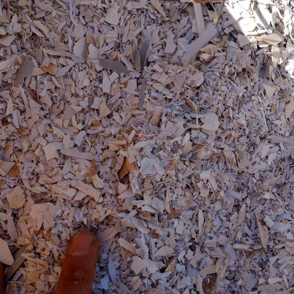 Compro pvc moido branco , marrom e azul. - plástico - BETIM, MG - B2Blue - Compra e Venda de Resíduos