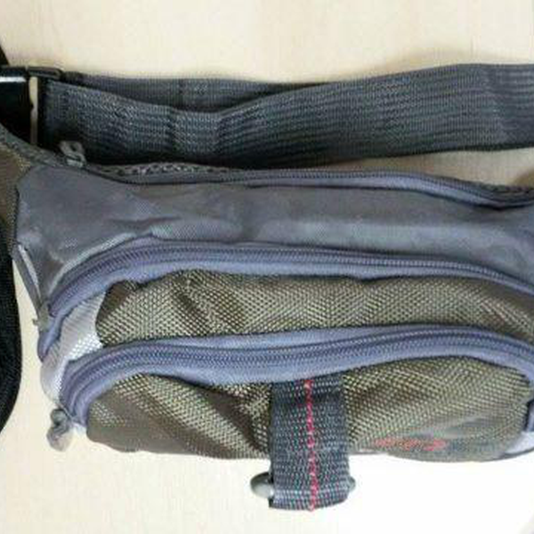 Pochete/bolsa - produtos de 2a linha - Apucarana, PR - B2Blue - Compra e Venda de Resíduos