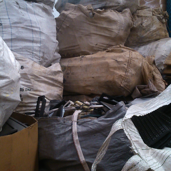 Abs + pc - plástico - Campinas, SP - B2Blue - Compra e Venda de Resíduos