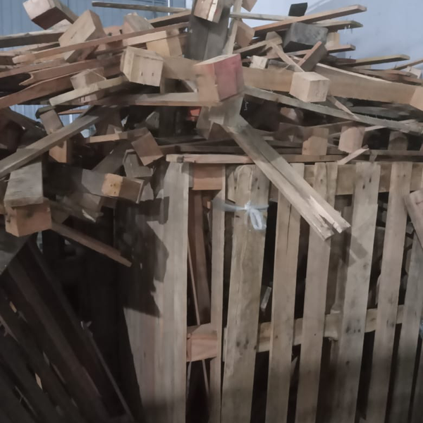  Madeira de embalagens, suportes e pallets (inclusive com... - Madeira