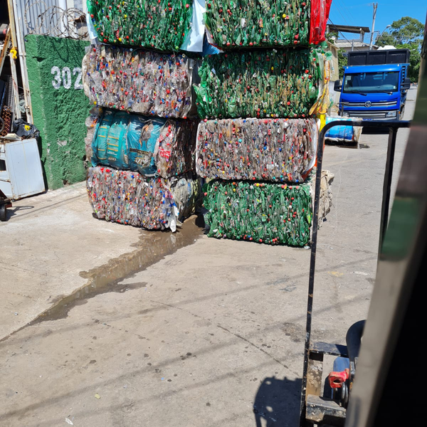 Pet - plástico - Serra, ES - B2Blue - Compra e Venda de Resíduos
