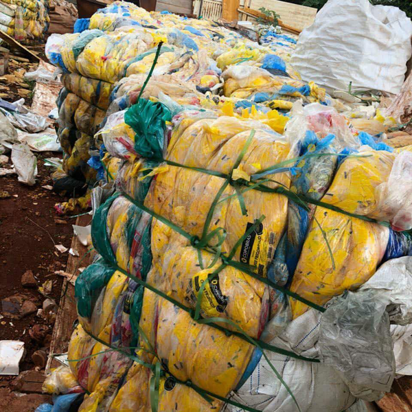 Resíduo: Plastico colorido boca de moinho - B2Blue  - Compra e Venda de Resíduos