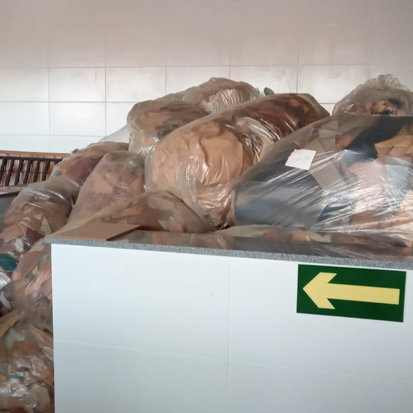 Couro de diversas cores - tecido - CLAUDIO, MG - B2Blue - Compra e Venda de Resíduos