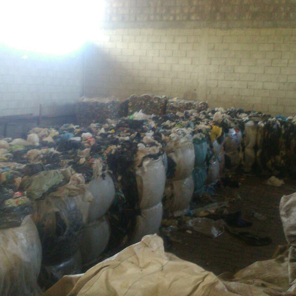 Pvc puro todas as cores e pebd colorido para lavar - plástico - São Paulo, SP - B2Blue - Compra e Venda de Resíduos