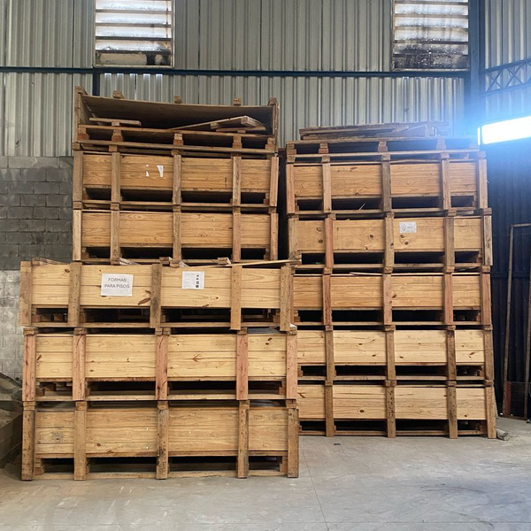 caixa de madeiras - Madeira