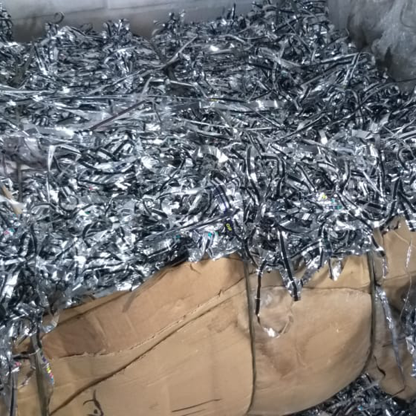 BOPP (APARAS E BOBINAS COM RÓTULOS INTEIROS) - Plástico