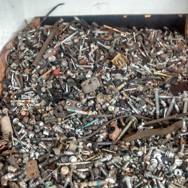 Parafusos misto - metais - São Paulo, SP - B2Blue - Compra e Venda de Resíduos