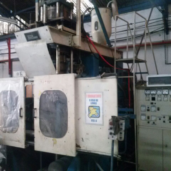 Maquina sopradora  de garrafoes plasticos 30 kg - Produtos de 2a linha