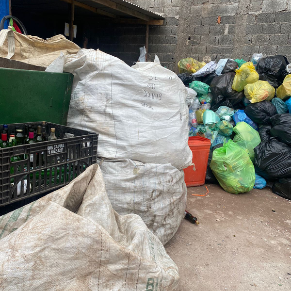 Plástico , pet - outros - PINDAMONHANGABA, SP - B2Blue - Compra e Venda de Resíduos