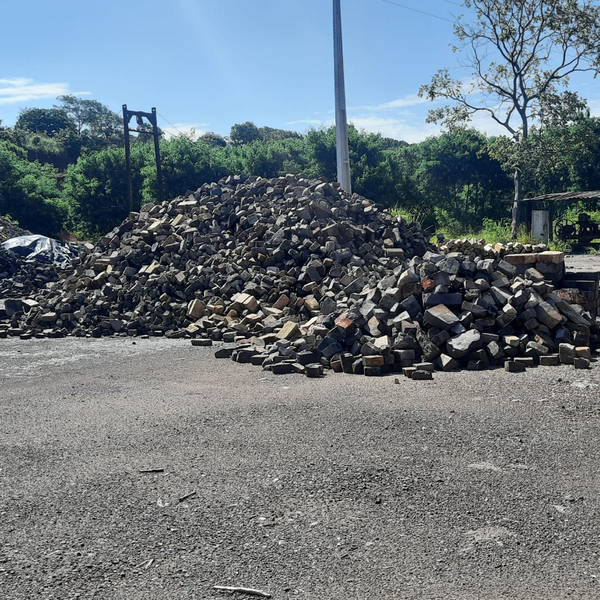 Sucata de refratário/coque petroleo/sucata metalica/carbono - outros - ITAUNA, MG - B2Blue - Compra e Venda de Resíduos