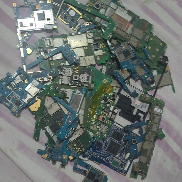 Celular com carcaça sem bateria - eletroeletrônicos - Cunha Porã, SC - B2Blue - Compra e Venda de Resíduos