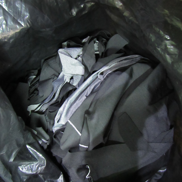 Resíduo: Retalhos de tecido para enchimentos em geral - B2Blue  - Compra e Venda de Resíduos