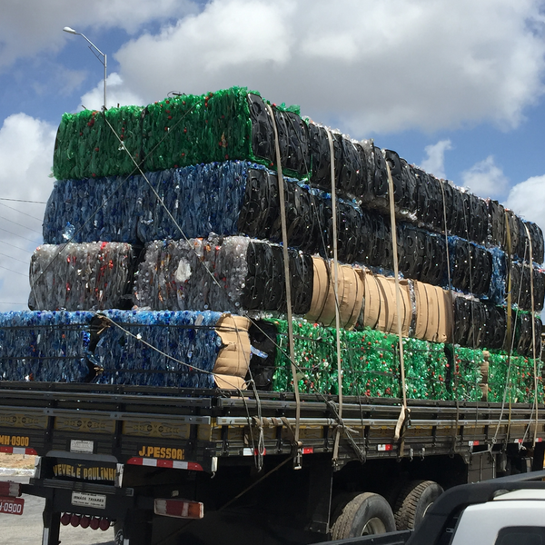 Resíduo: Pet pos industrial - B2Blue  - Compra e Venda de Resíduos