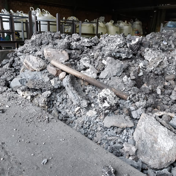 Escoria de fundição,areia de fundição,pó de shake out - construção e demolição - Santo Ângelo, RS - B2Blue - Compra e Venda de Resíduos