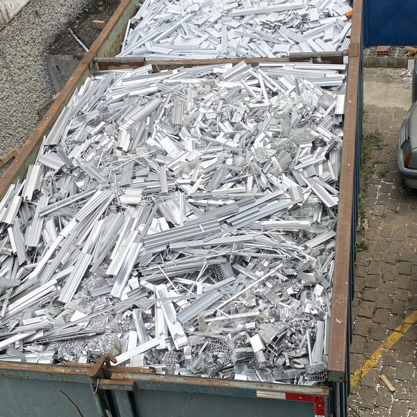 Perfil aluminio - metais - Sao Paulo, SP - B2Blue - Compra e Venda de Resíduos