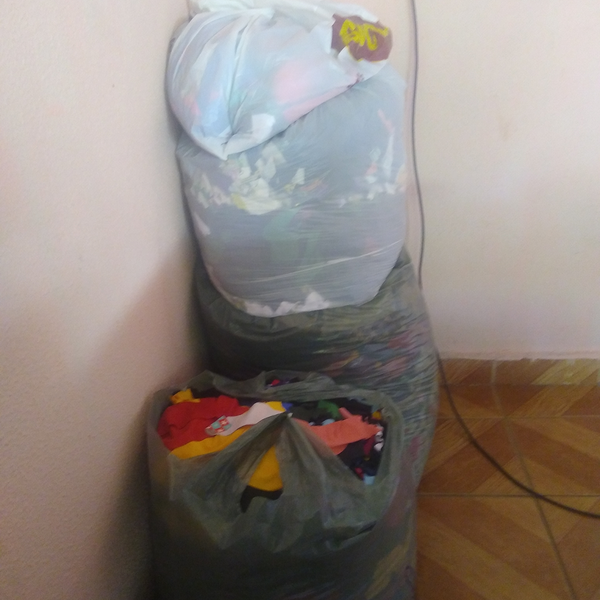 Resíduo: Retalhos de poliamida e poliester (diversos tipos) - B2Blue  - Compra e Venda de Resíduos