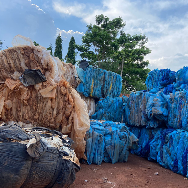 Resíduo: Sucata de lona em pvc e sucata de polipropileno - B2Blue  - Compra e Venda de Resíduos