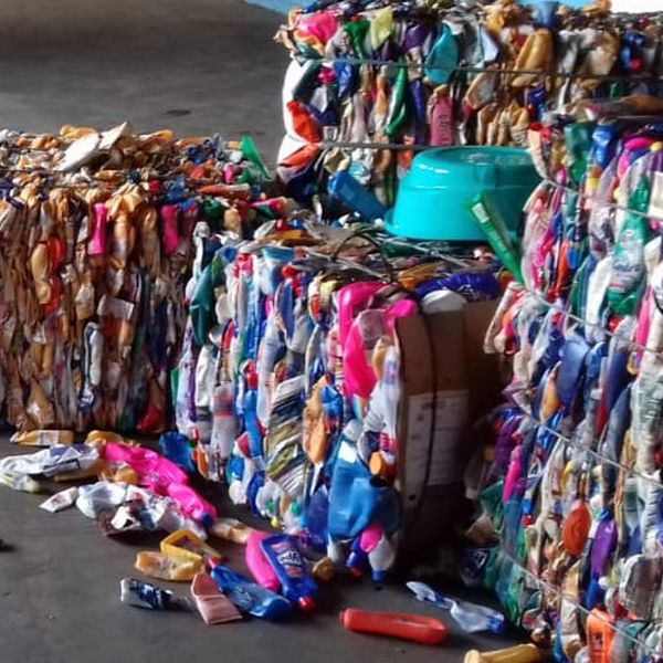 Pead - plástico - São Paulo, SP - B2Blue - Compra e Venda de Resíduos