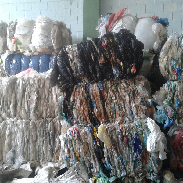 Pebd transparente e colorido - plástico - São Paulo, SP - B2Blue - Compra e Venda de Resíduos