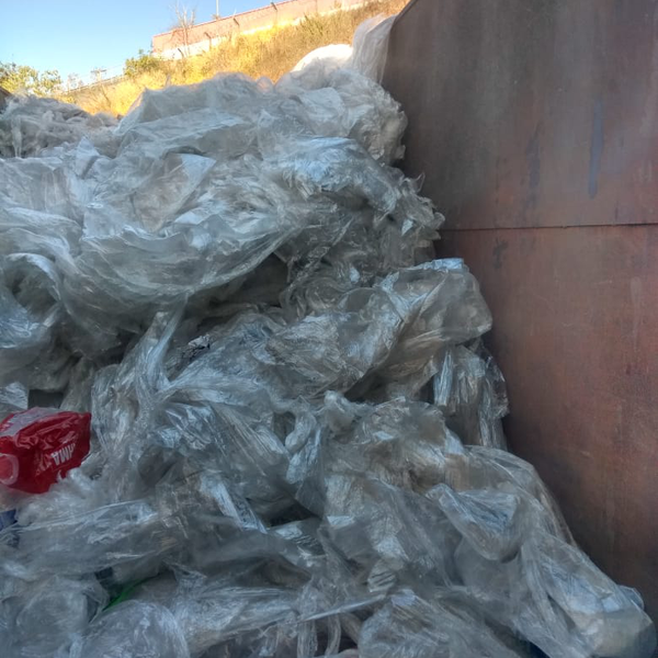 (plasticos)(pvc)(papelao)(todos materias reciclaveis) - plástico - Poço de Caldas, MG - B2Blue - Compra e Venda de Resíduos