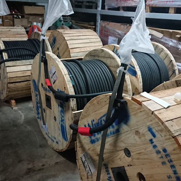 Resíduo: Carreteis de madeira - B2Blue  - Compra e Venda de Resíduos