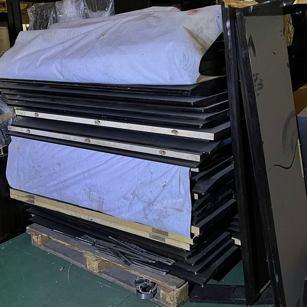 Resíduo: Madeiras mdf moveis de lojas roupas  - B2Blue  - Compra e Venda de Resíduos