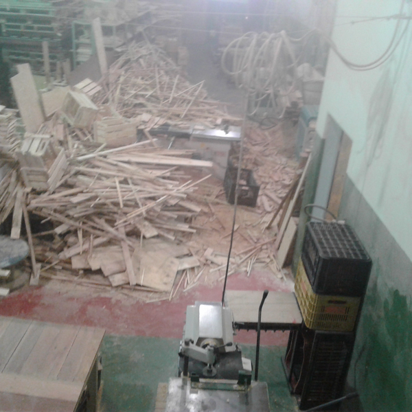 Residuos de pallet  madeiras de pinos - madeira - Barueri, SP - B2Blue - Compra e Venda de Resíduos